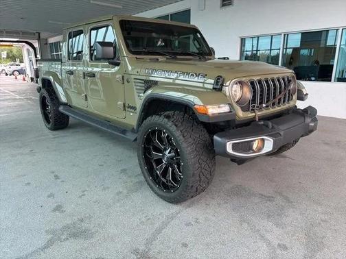 41 2025 Jeep Gladiator High Tide