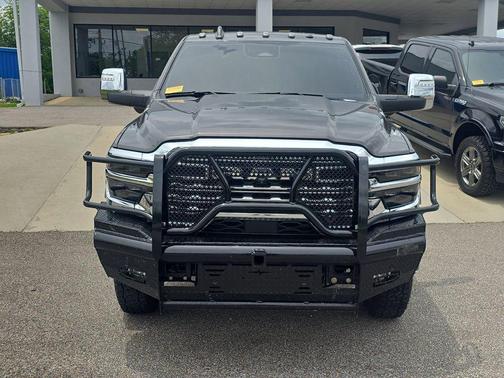 Granite Crystal Metallic Clearcoat 2025 RAM 3500 Limited Crew Cab 4x4 8' Box