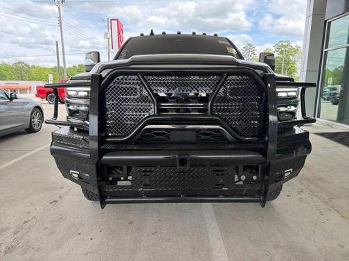 Granite Crystal Metallic Clearcoat 2025 RAM 3500 Limited Crew Cab 4x4 8' Box