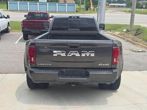 Granite Crystal Metallic Clearcoat 2025 RAM 3500 Limited Crew Cab 4x4 8' Box