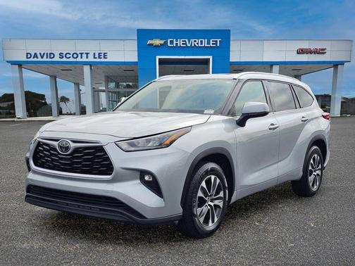 Celestial Silver Metallic 2020 Toyota Highlander XLE