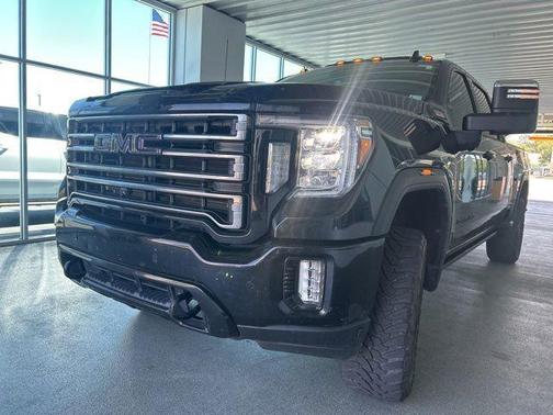 Black 2022 GMC Sierra 2500 Denali