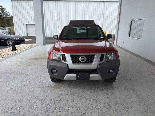 Red 2015 Nissan Xterra S