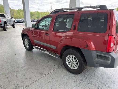 Red 2015 Nissan Xterra S