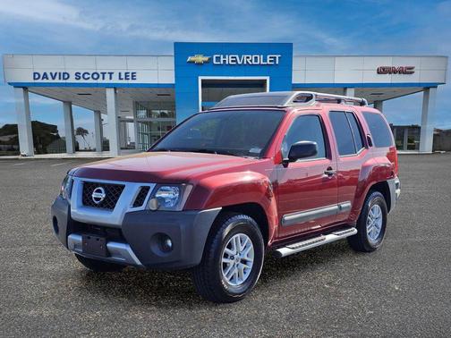 Red 2015 Nissan Xterra S