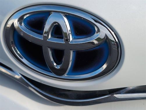 2013 Toyota Prius v Two
