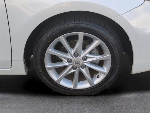 2013 Toyota Prius v Two