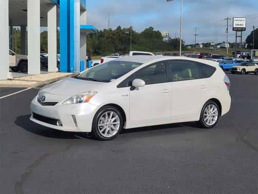 2013 Toyota Prius v Two