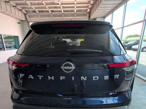 2022 Nissan Pathfinder SV 2WD