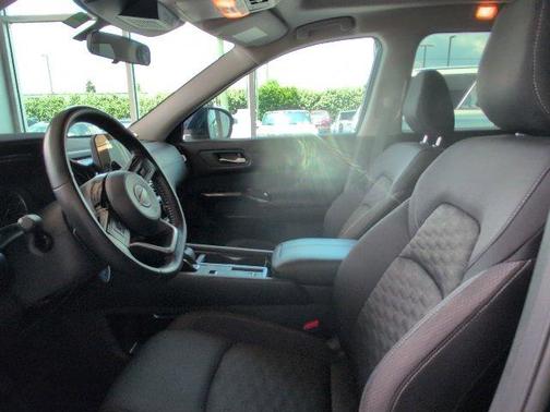 2022 Nissan Pathfinder SV 2WD