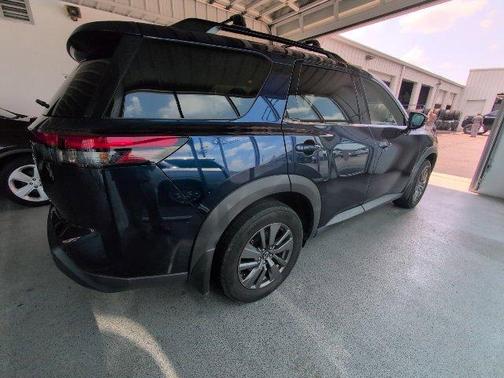 2022 Nissan Pathfinder SV 2WD