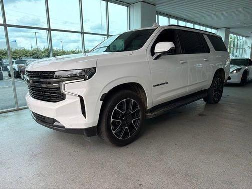 Summit White 2022 Chevrolet Suburban RST