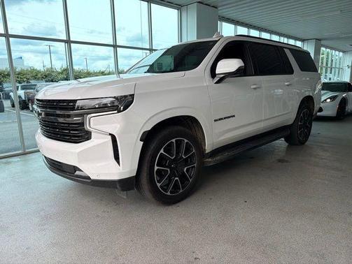 Summit White 2022 Chevrolet Suburban RST