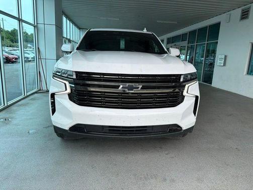 Summit White 2022 Chevrolet Suburban RST