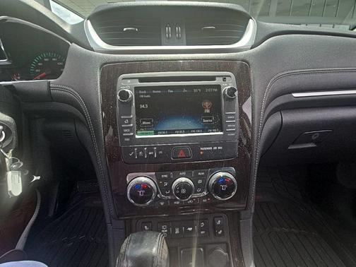 Tungsten Metallic 2017 Chevrolet Traverse 2LT