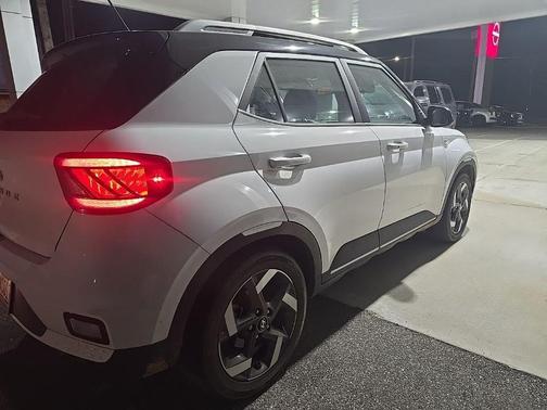 2023 Hyundai VENUE Limited
