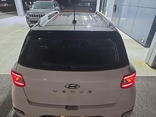 2023 Hyundai VENUE Limited