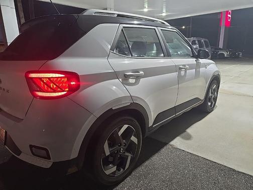 2023 Hyundai VENUE Limited