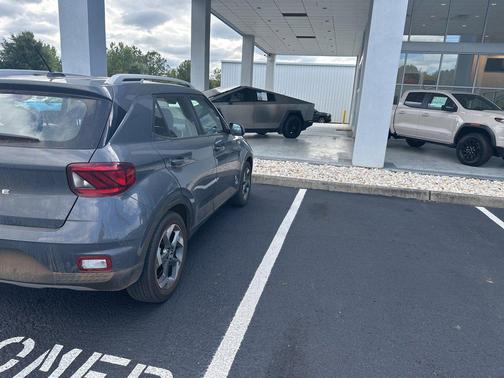 2025 Hyundai VENUE SEL