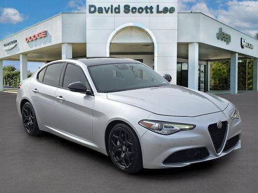 2021 Alfa Romeo Giulia Base