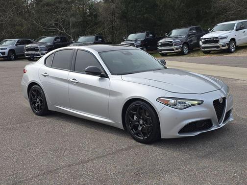 2021 Alfa Romeo Giulia Base