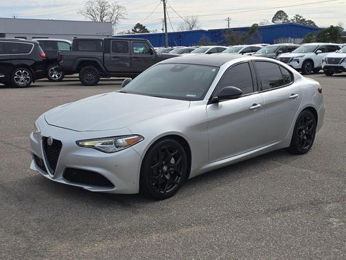 2021 Alfa Romeo Giulia Base