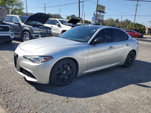 2021 Alfa Romeo Giulia Base