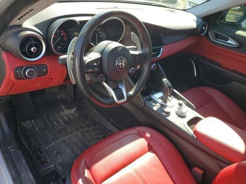 2021 Alfa Romeo Giulia Base