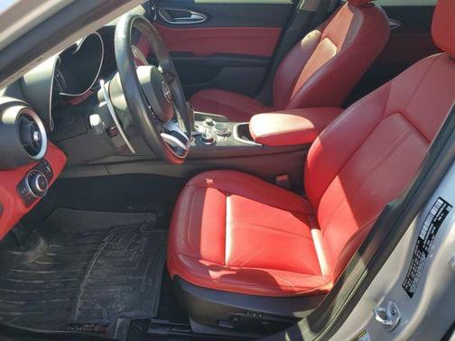 2021 Alfa Romeo Giulia Base