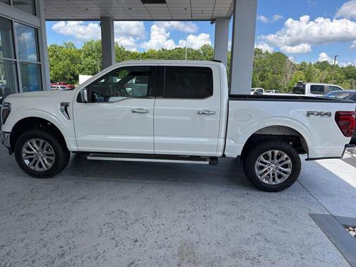 Star White Metallic Tri-Coat 2024 Ford F-150 Lariat
