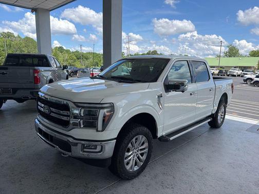 Star White Metallic Tri-Coat 2024 Ford F-150 Lariat