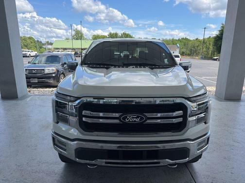Star White Metallic Tri-Coat 2024 Ford F-150 Lariat