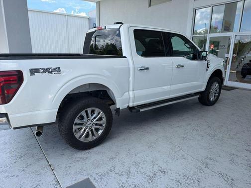 Star White Metallic Tri-Coat 2024 Ford F-150 Lariat