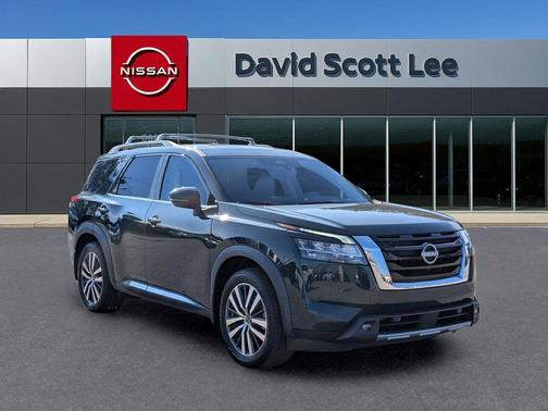 2022 Nissan Pathfinder Platinum 2WD