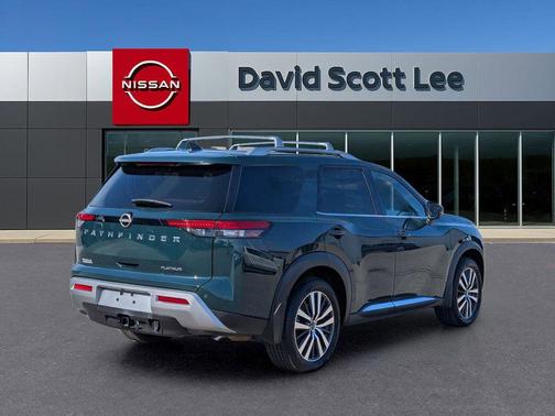 2022 Nissan Pathfinder Platinum 2WD