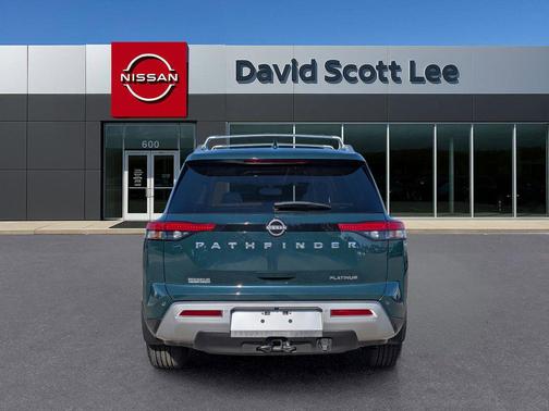 2022 Nissan Pathfinder Platinum 2WD