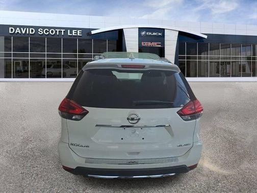 Pearl White 2017 Nissan Rogue SL