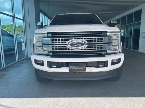 White 2017 Ford F-250 Lariat