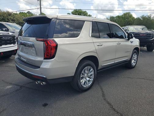 Pearl Beige Metallic 2022 GMC Yukon Denali
