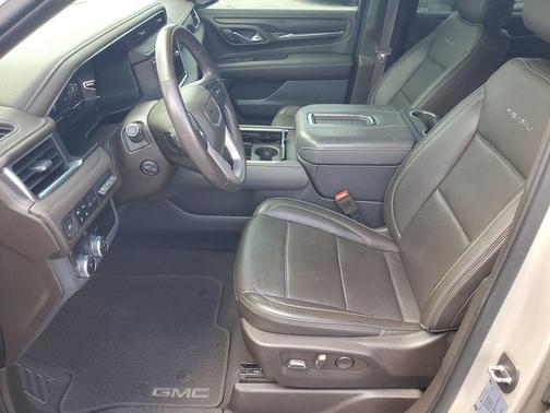 Pearl Beige Metallic 2022 GMC Yukon Denali