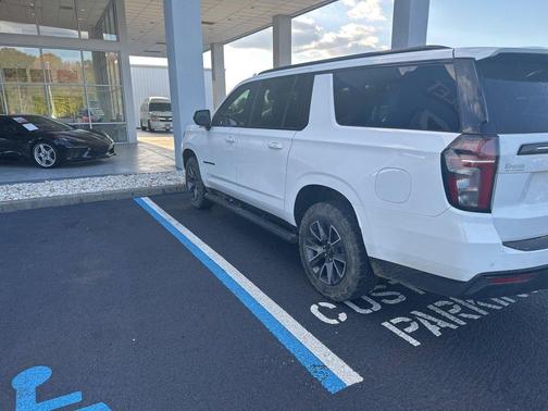 2023 Chevrolet Suburban 4WD Z71