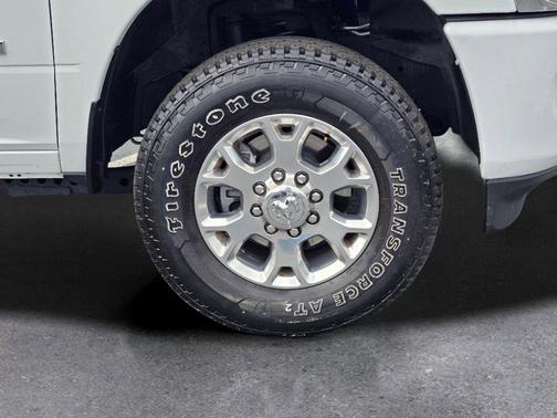 2024 RAM 2500 Laramie Crew Cab 4x4 6'4' Box