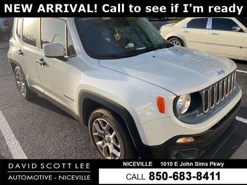 Alpine White 2017 Jeep Renegade Latitude