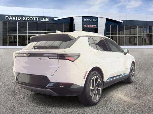 Summit White 2024 Chevrolet Equinox EV 2LT