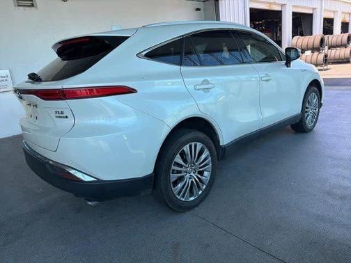 Blizzard Pearl 2021 Toyota Venza XLE