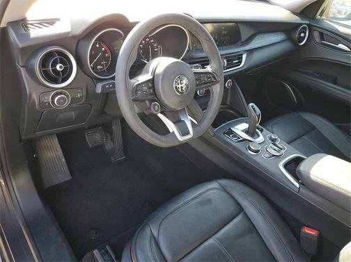 2021 Alfa Romeo Stelvio Base