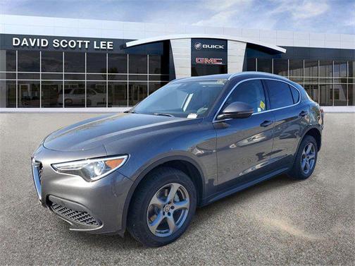 2021 Alfa Romeo Stelvio Base
