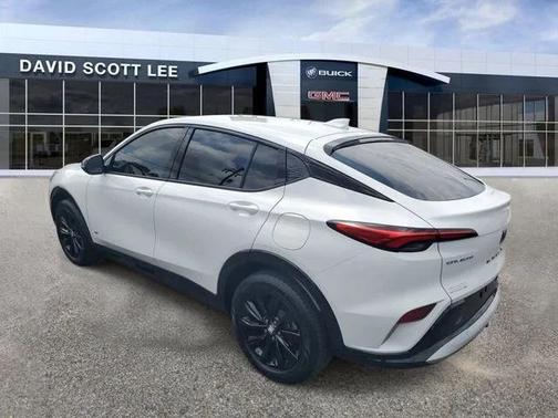 Summit White 2025 Buick Envista Sport Touring FWD
