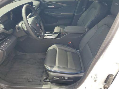 Summit White 2025 Buick Envista Sport Touring FWD