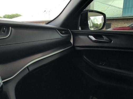 Bright White Clearcoat 2025 Jeep Grand Cherokee Altitude